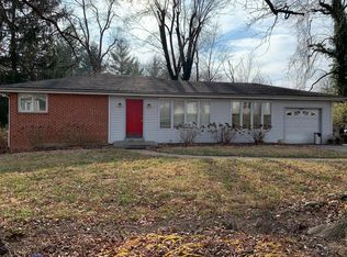 10100 Fieldcrest Ln, Saint Louis, MO