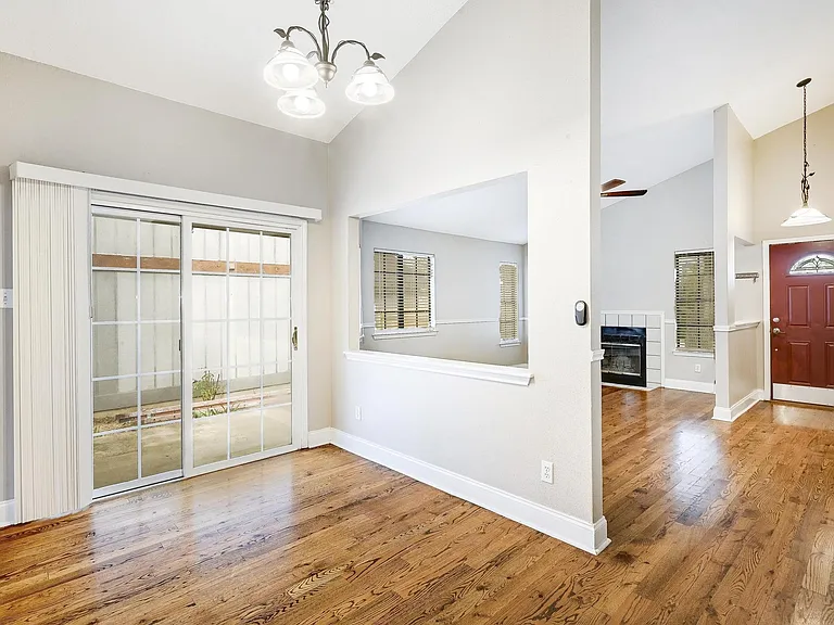 3006 Linnet Dr — Photo 9