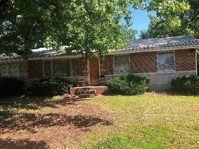 1st image of 1349 Lang Dr