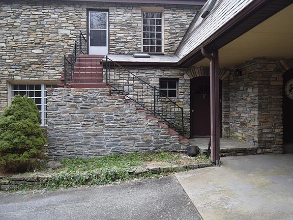 3rd image of 3458 Laurel Park Hwy