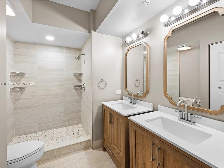 3102 Tuscany Way #3102 — Photo 13