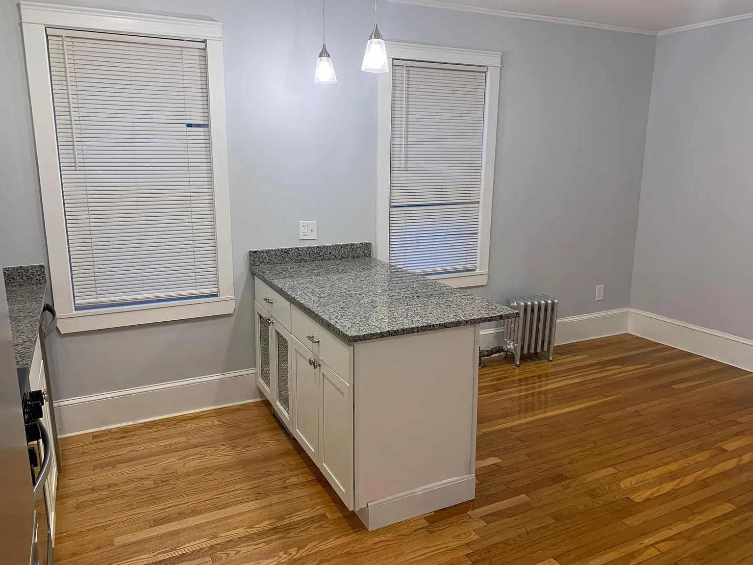 1 bed, 700 sqft, $1,950 — Photo 2