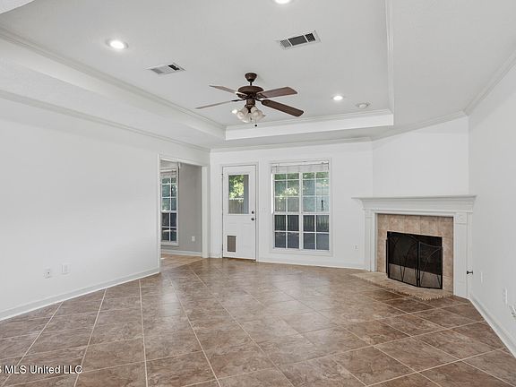 2nd image of 139 Hunters Row