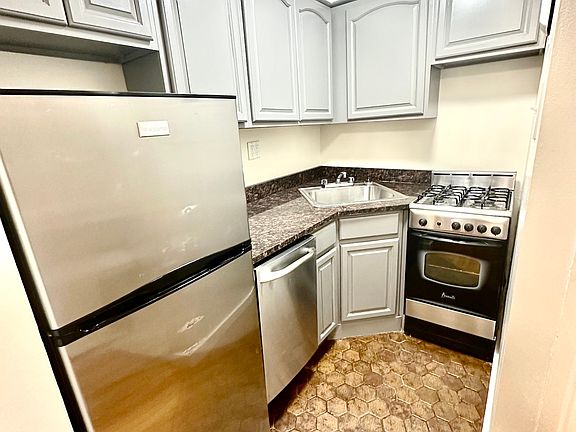4th image of 116 W 73rd St APT 2A