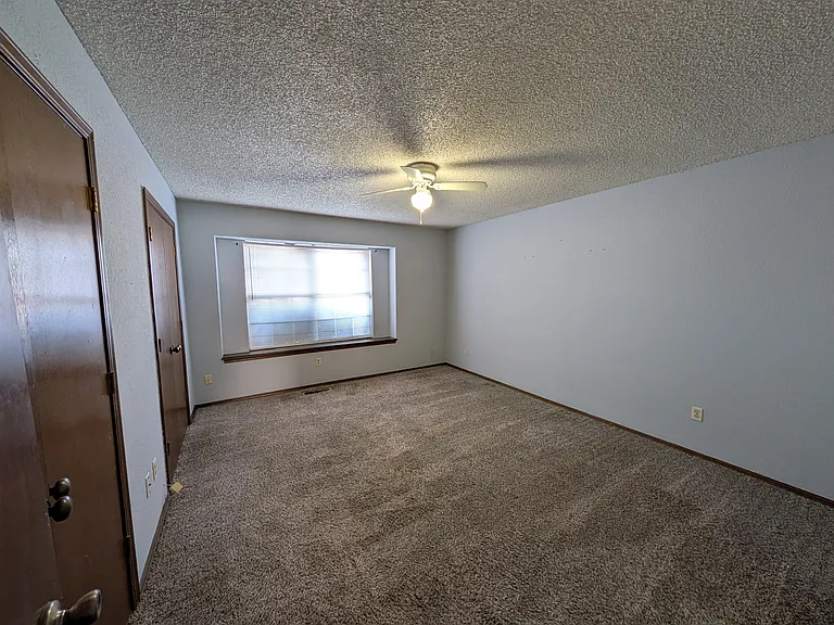 7325 S Canton Ave — Photo 8