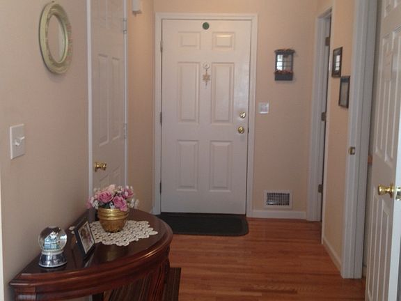 3rd image of 143 Pinebrook Dr