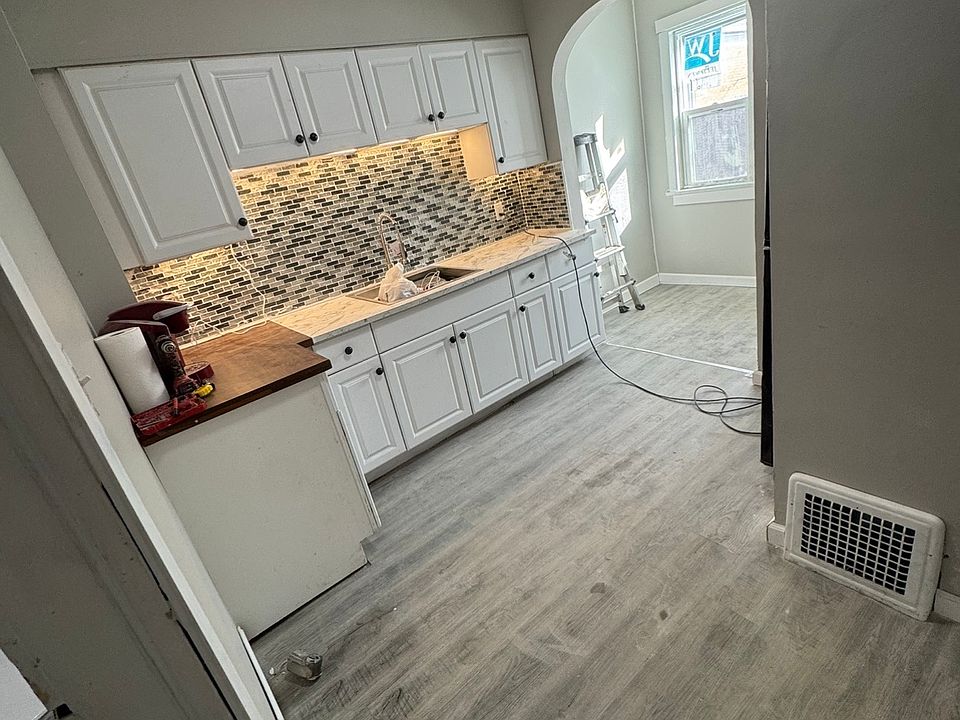 1st image of 125 Blymyer Ave #125