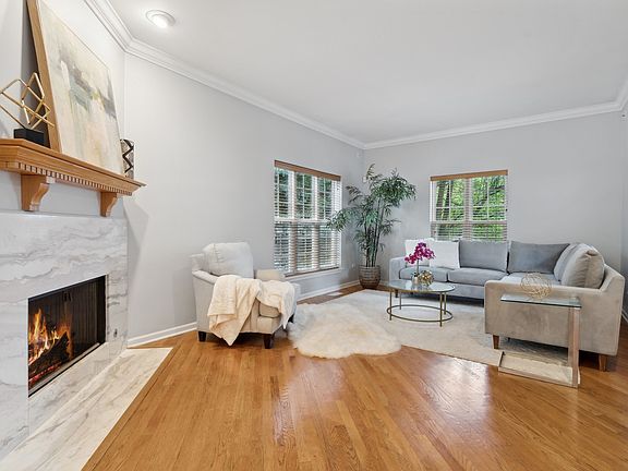 2nd image of 3821 N Milwaukee Ave Unit A