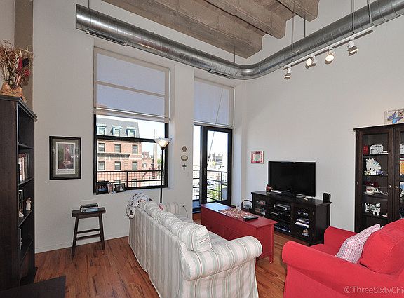5th image of 1645 W Ogden Ave Unit 403