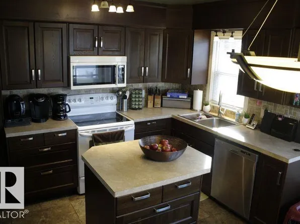 7921 97th Ave NW, Edmonton, AB T6C 2B6