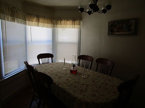 5th image of 513 E 2nd St