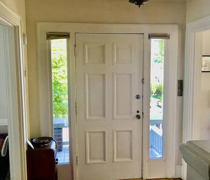 1231 Warren Ave N #1 — Photo 2