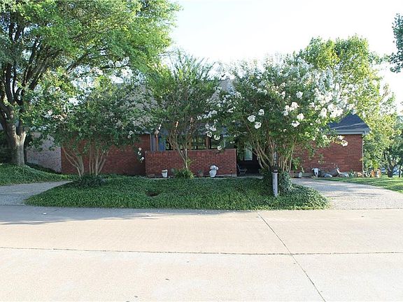 4th image of 413 Yacht Club Dr