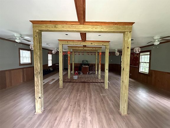4th image of 1556 County Road 2042
