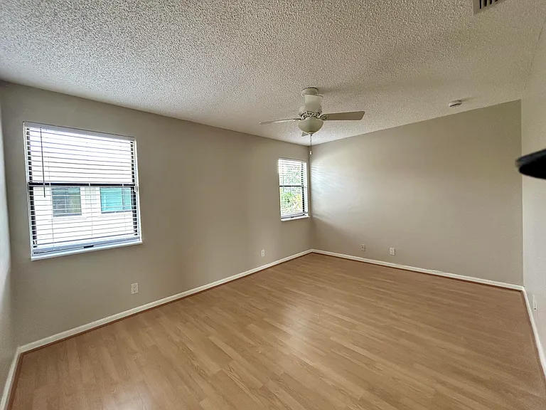 16415 Berry Way — Photo 11