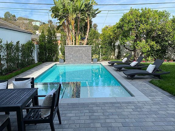 4th image of 4005 Alcove Ave