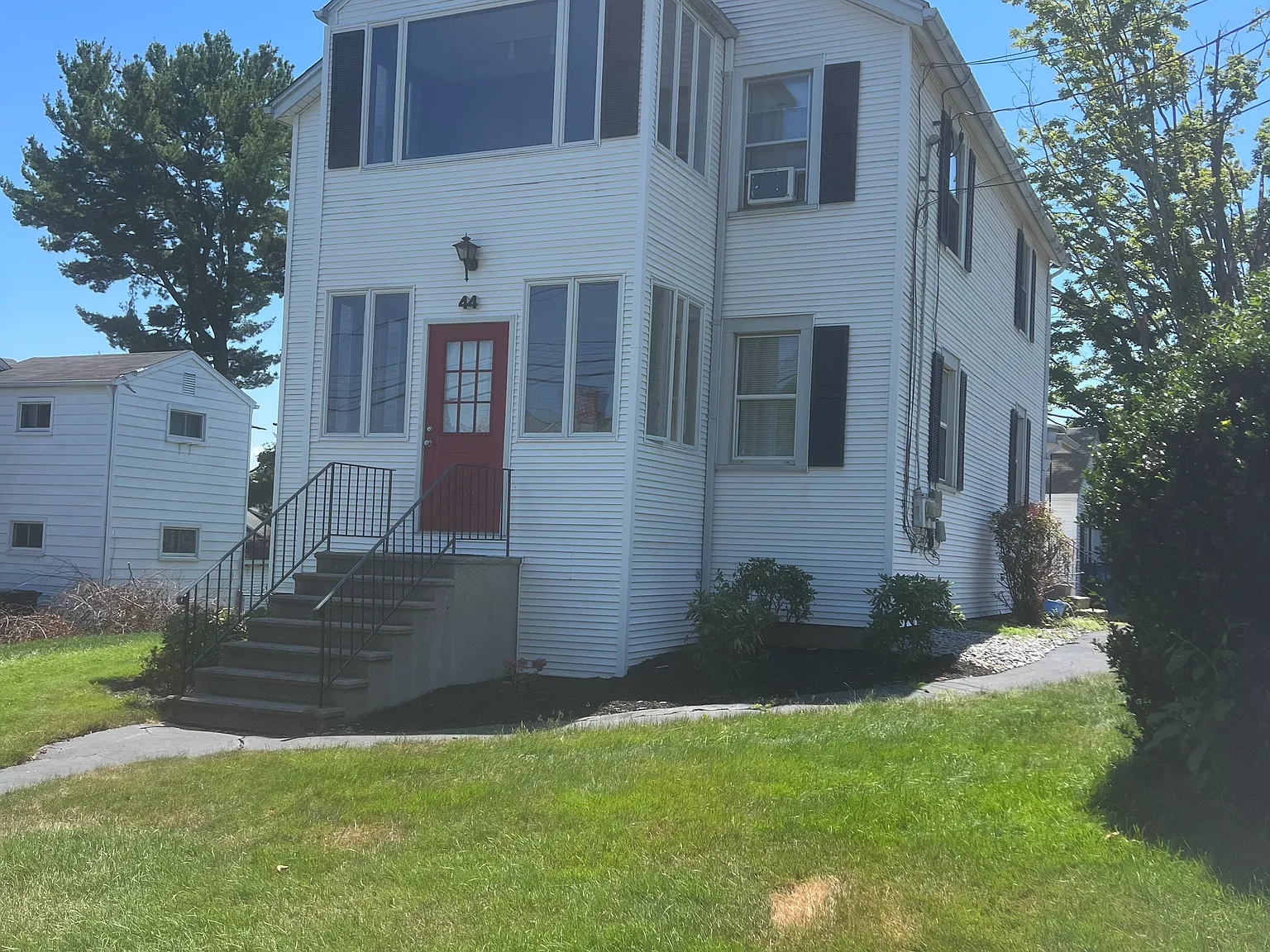2 bed, 1100 sqft, $1,900 — Photo 2