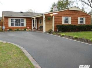 260 Browns Rd, Nesconset, NY 11767