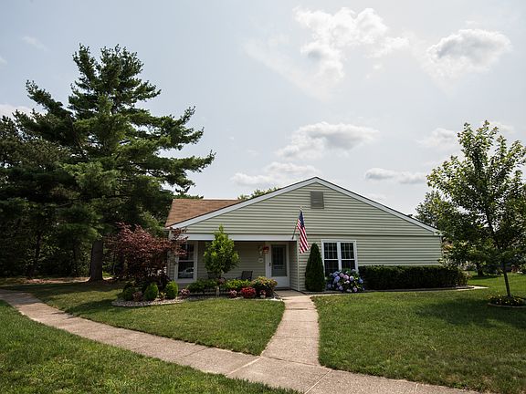 3rd image of 538C Warwick Ct