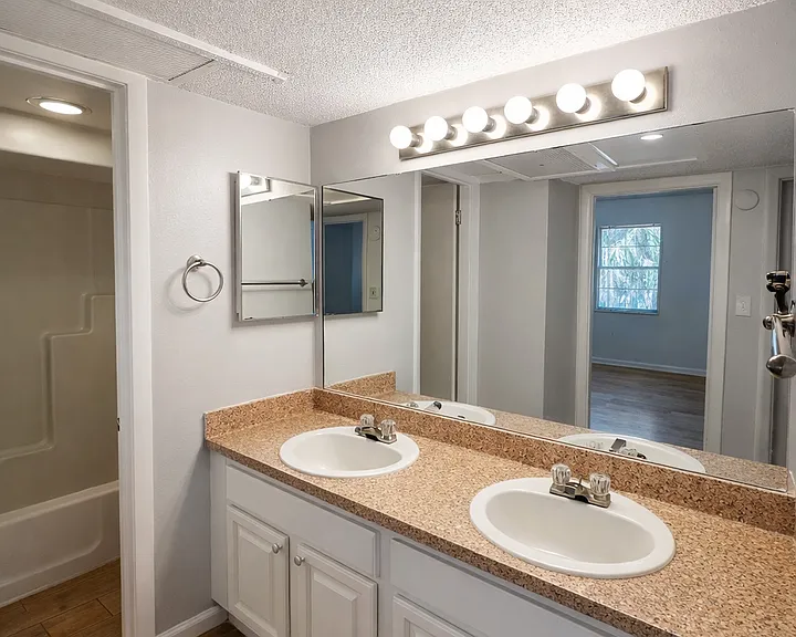 2505 N Alafaya Trl #8 — Photo 11