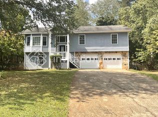 369 Oconee Ln, Lawrenceville, GA 30043