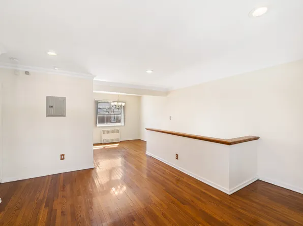 227-16 Hillside Avenue image 4 of 23