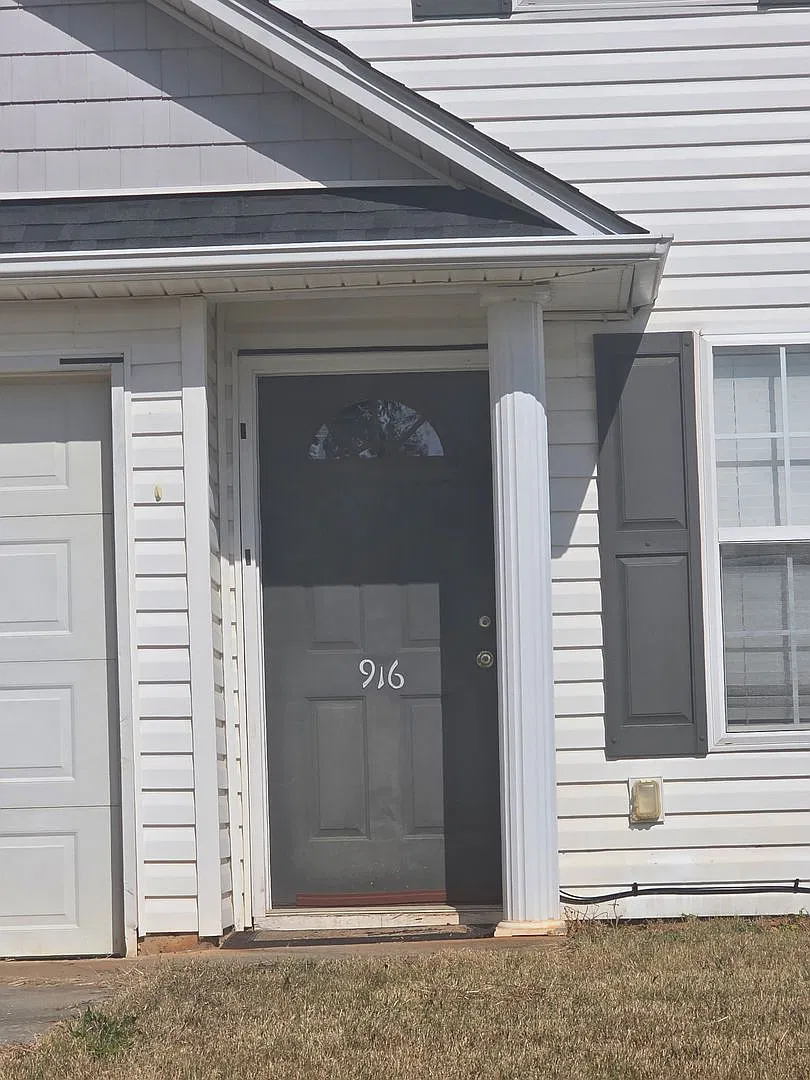 Move In Ready — Photo 3