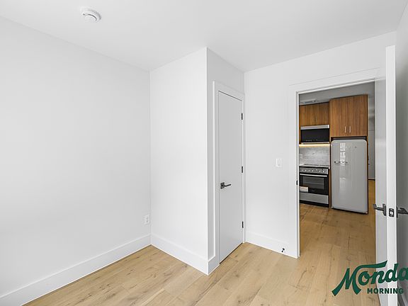5th image of 236 W 15th St APT 16