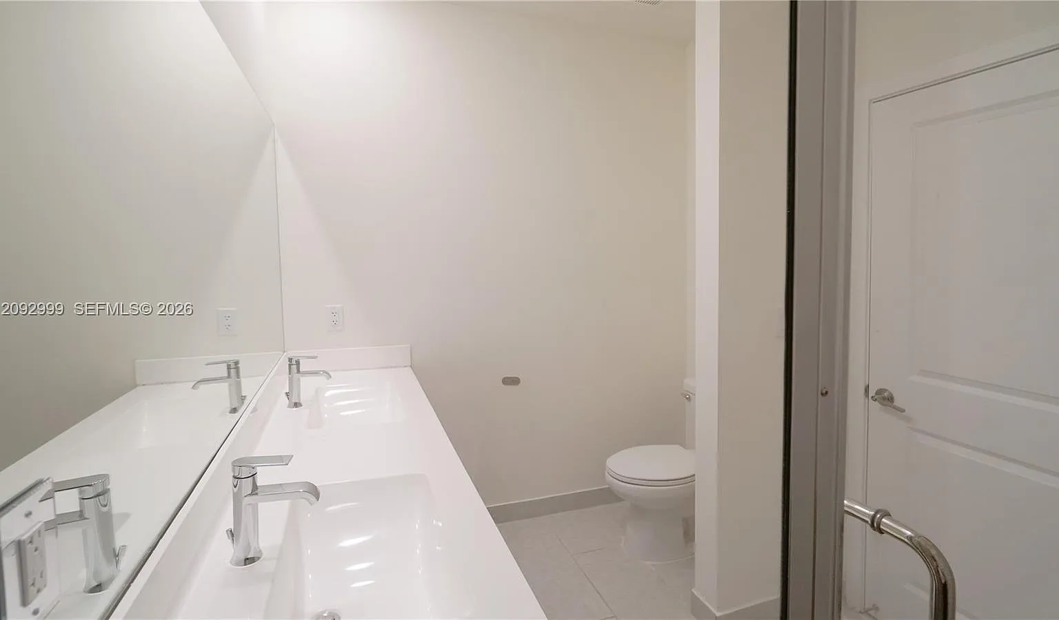 3 bed, 2.5 bath, 1315 sqft, $3,300 — Photo 4
