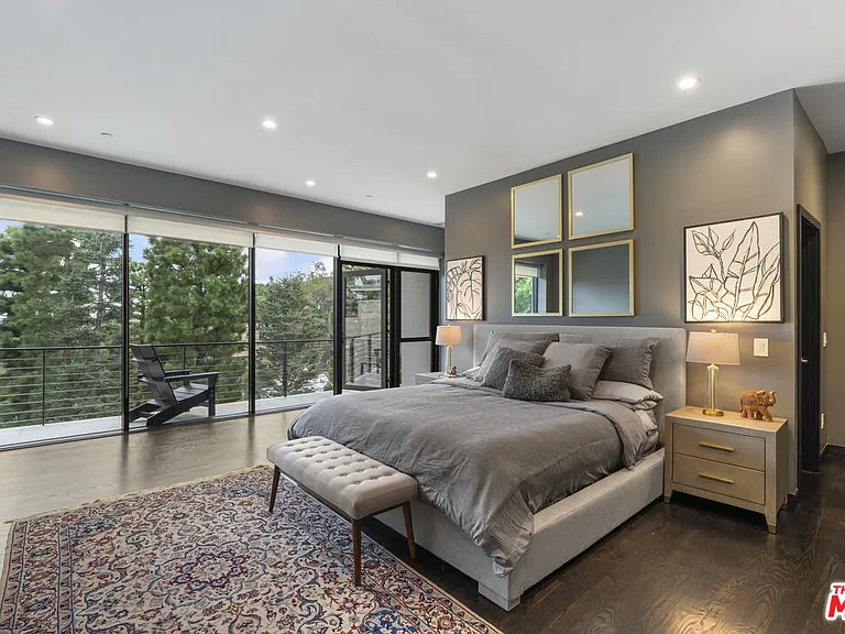 6459 Rodgerton Dr — Photo 44