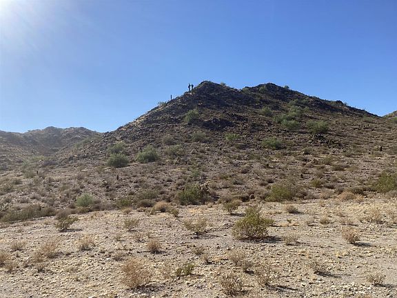 3rd image of 21182 W Mountain Cove Pl