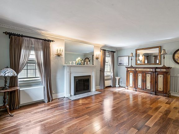 2nd image of 22036 Hartland Ave