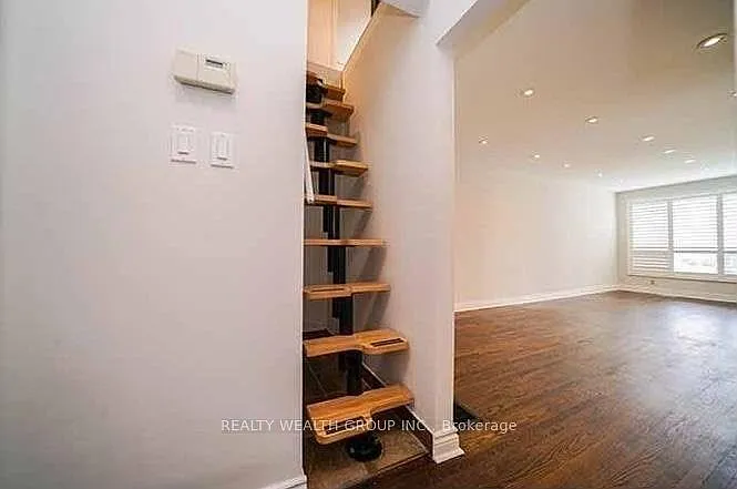 271 McConvey Dr — Photo 4