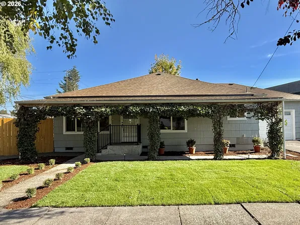 1106 S River St, Newberg, OR 97132