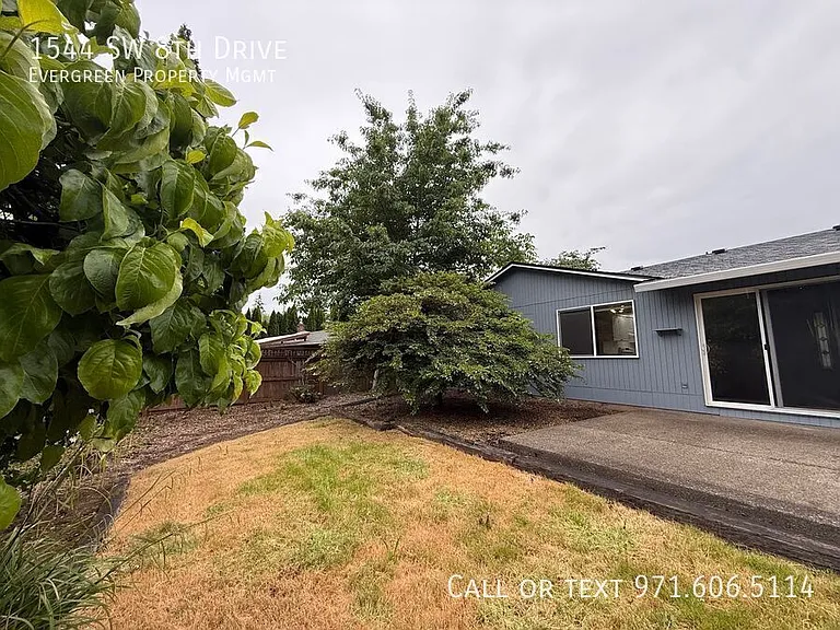 1544 SW 8th Dr — Photo 30