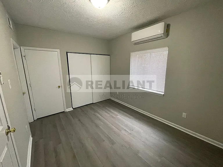 208 Lakeshore Dr #19 — Photo 9