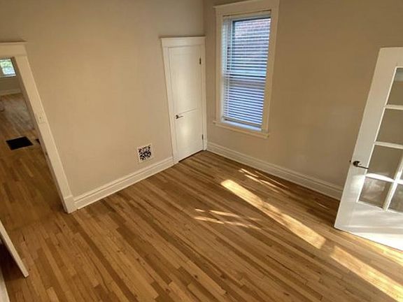 3rd image of 1108 Louisville Ave #2N