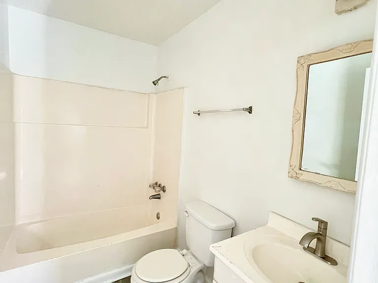 523 Ashlawn Dr #5-3 — Photo 4