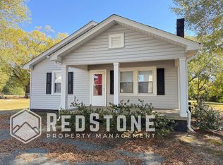 927 E Haggard Ave, Elon, NC 27244
