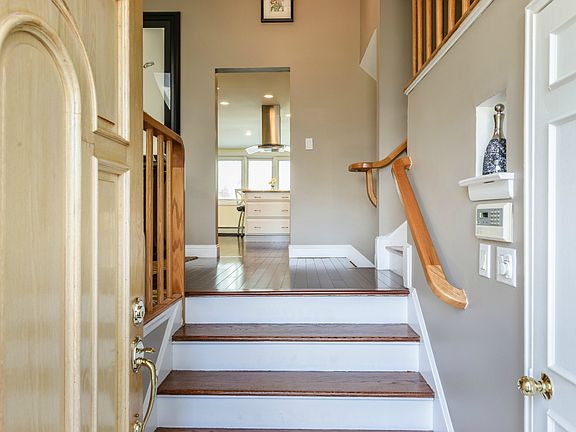 4th image of 31 Flower Ln