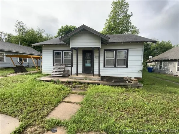 829 E 2nd St, Cushing, OK 74023