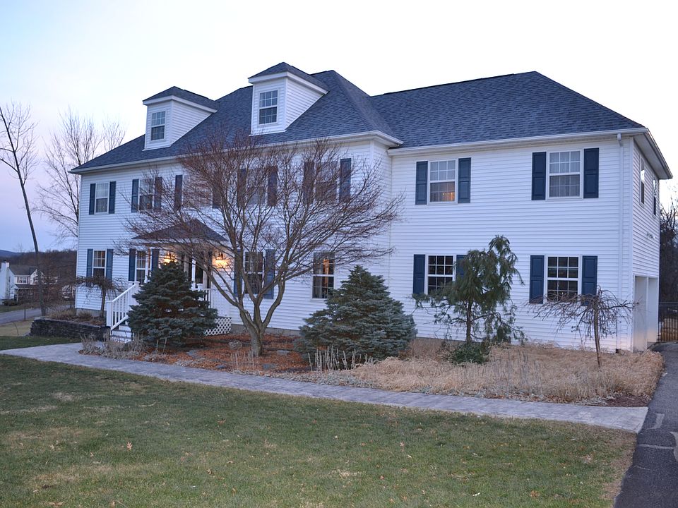 2nd image of 21 Vanderbilt Dr