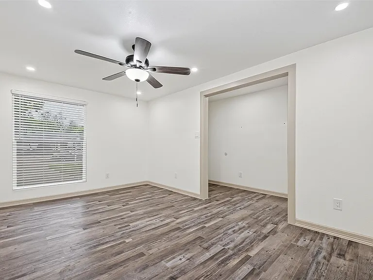 5803 Greencraig Dr — Photo 21