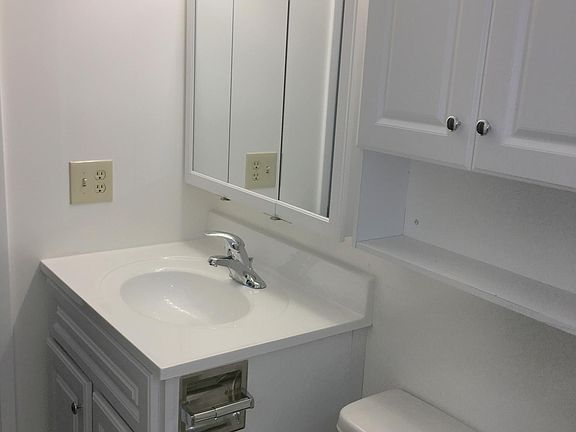 3rd image of 605 7th St