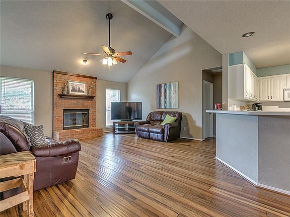 2nd image of 2200 Summer Hollow Ln