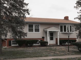 1437 East St, Crete, IL 60417