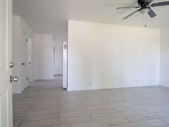 3rd image of 2417 Louise Ave