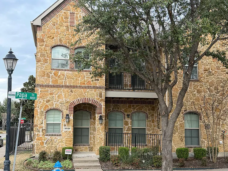 8924 Papa Trl — Photo 1