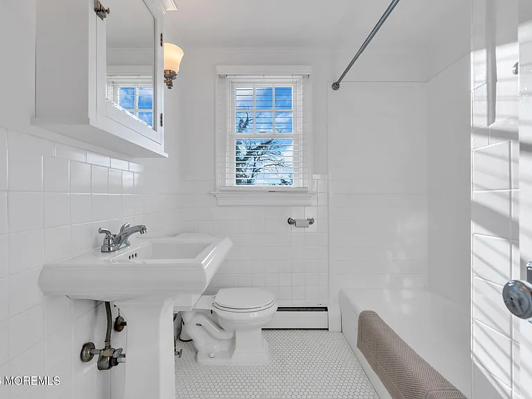 723 Pitney Dr — Photo 18