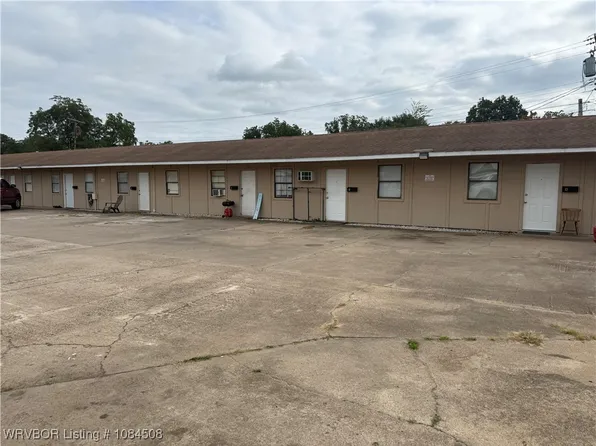 826 W Cherokee Ave, Sallisaw, OK 74955